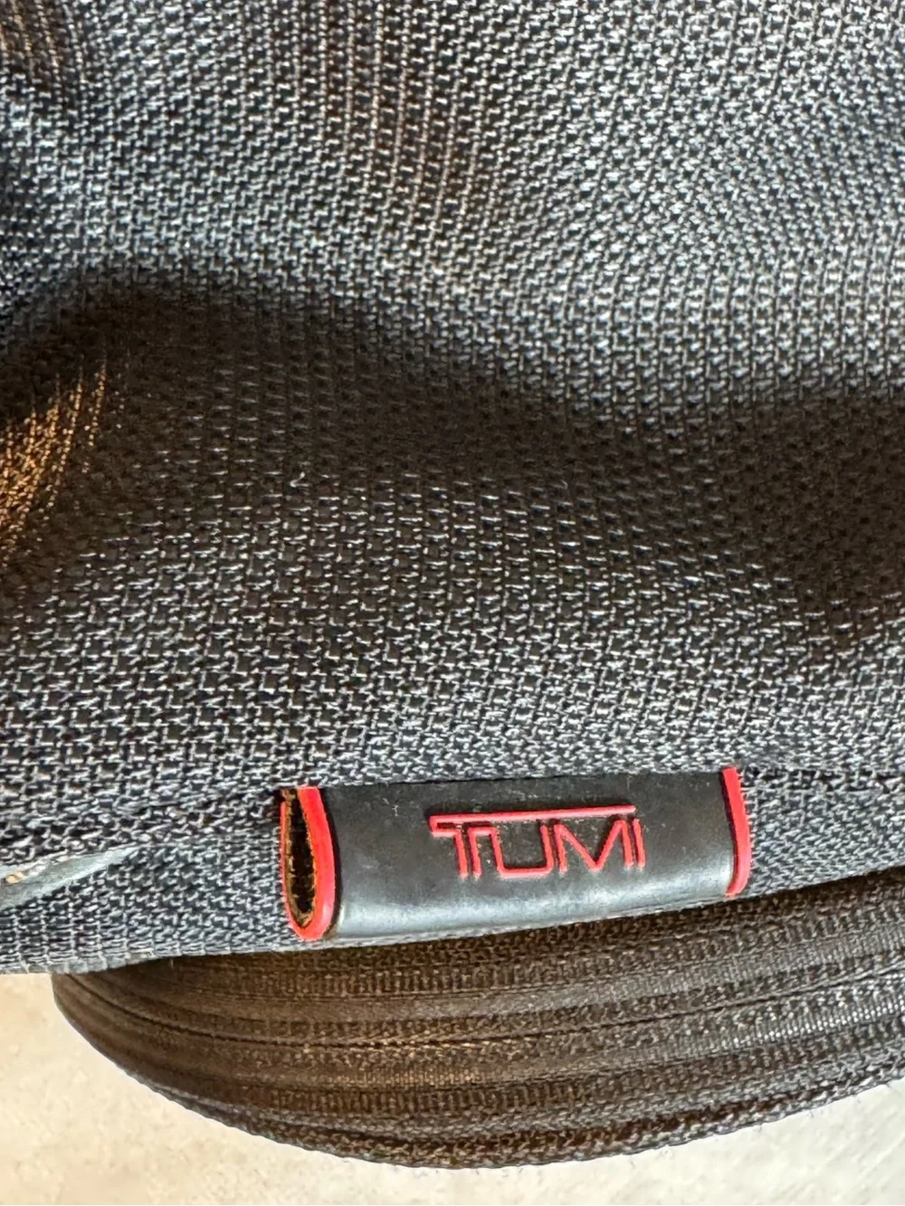 TUMI T-Tech Hanging Travel Toiletry Bag Black Organizer Zip Case